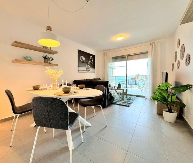Suite Delphine By Calpitality Exterior photo